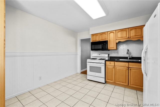 211 Gordon Drive, New Albany, IN 47150