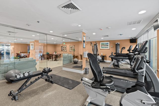 5200 N Flagler Drive 1404, West Palm Beach, FL 33407