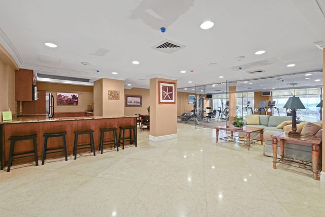 5200 N Flagler Drive 1404, West Palm Beach, FL 33407