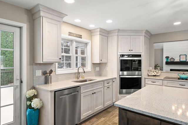 231 N 182 W, Valparaiso, IN 46385