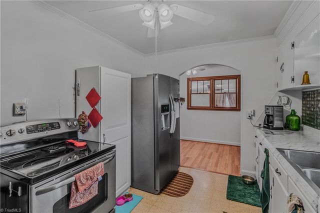 2252 Wards Gap Road, Mount Airy, NC 27030