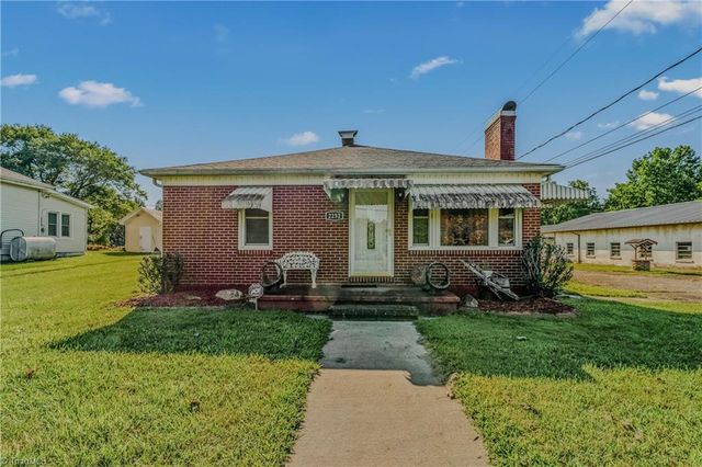 2252 Wards Gap Road, Mount Airy, NC 27030