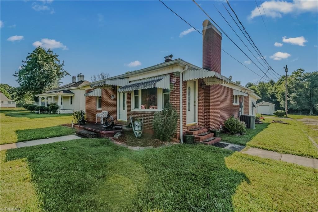 2252 Wards Gap Road, Mount Airy, NC 27030