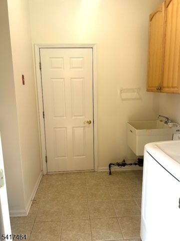 41 Victoria Dr, White Twp., NJ 07823