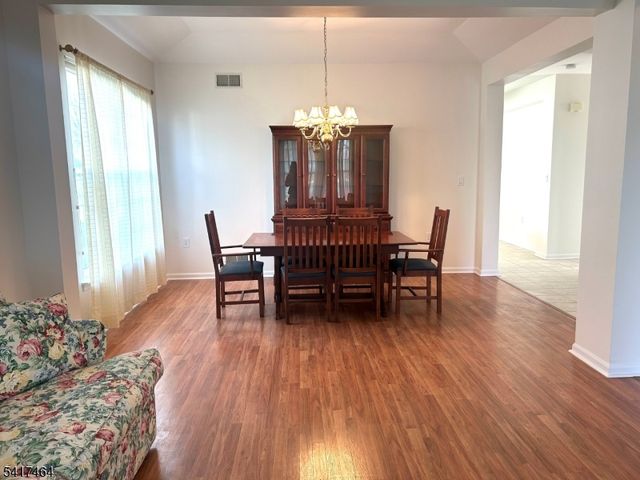 41 Victoria Dr, White Twp., NJ 07823