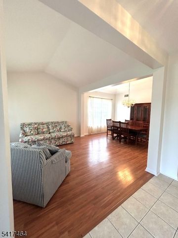 41 Victoria Dr, White Twp., NJ 07823