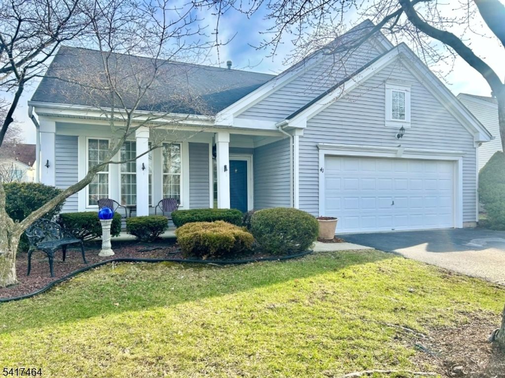 41 Victoria Dr, White Twp., NJ 07823