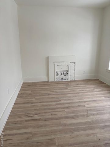 242 E Euclid Street, Detroit, MI 48202