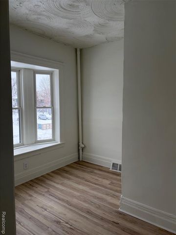 242 E Euclid Street, Detroit, MI 48202