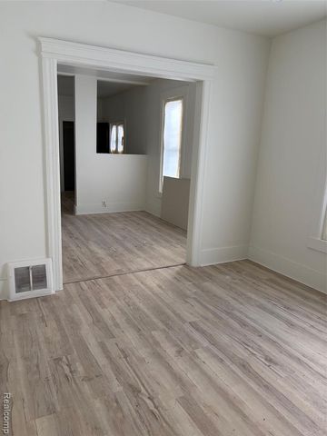 242 E Euclid Street, Detroit, MI 48202