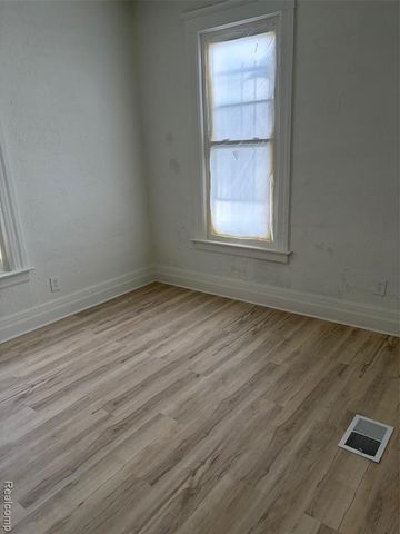 242 E Euclid Street, Detroit, MI 48202