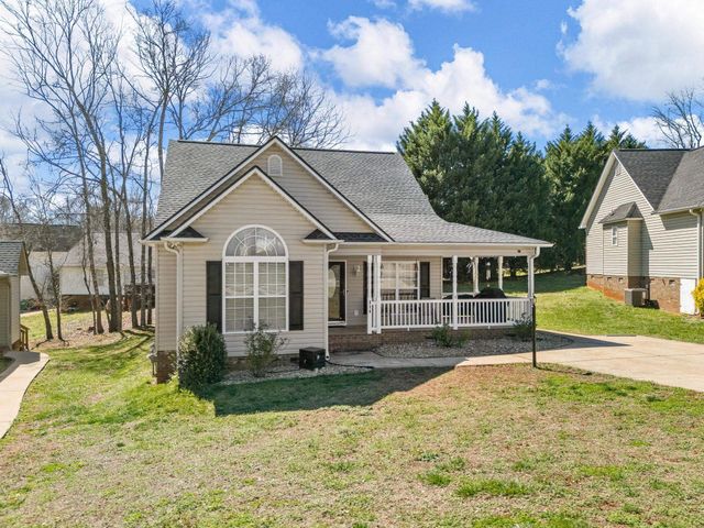 214 Cool Water Court, Boiling Springs, SC 29316