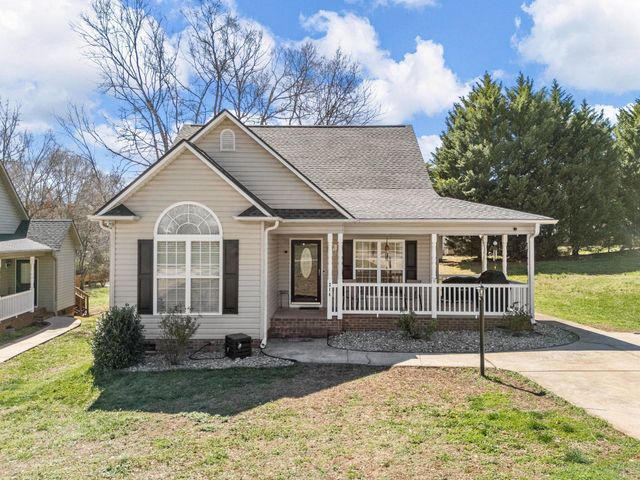 214 Cool Water Court, Boiling Springs, SC 29316