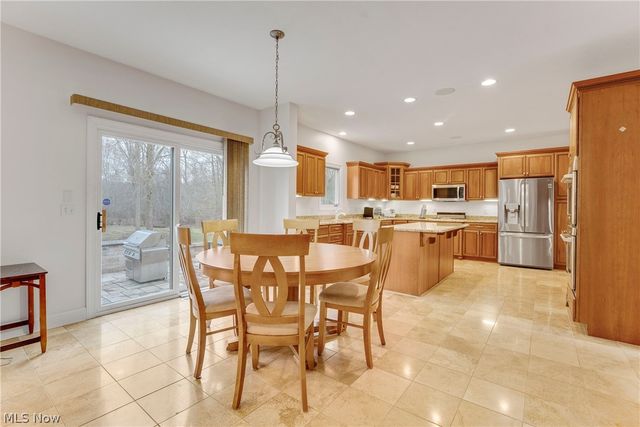 38595 Flanders Drive, Solon, OH 44139