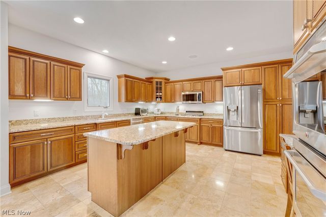 38595 Flanders Drive, Solon, OH 44139