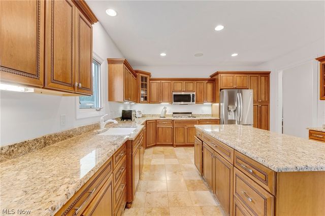 38595 Flanders Drive, Solon, OH 44139