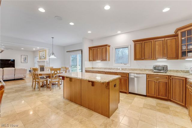 38595 Flanders Drive, Solon, OH 44139