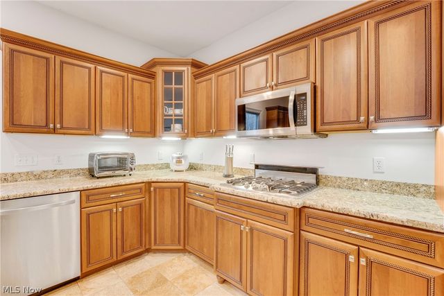 38595 Flanders Drive, Solon, OH 44139