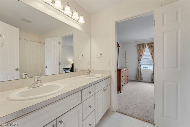 38595 Flanders Drive, Solon, OH 44139