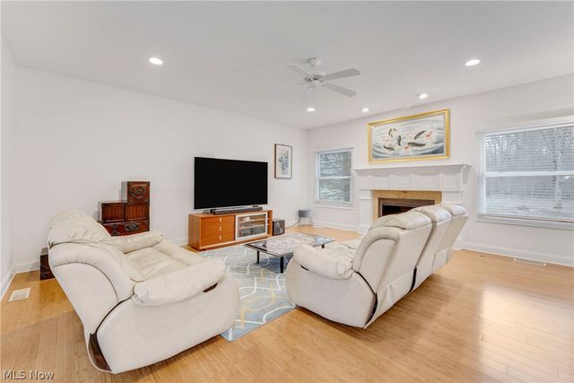 38595 Flanders Drive, Solon, OH 44139