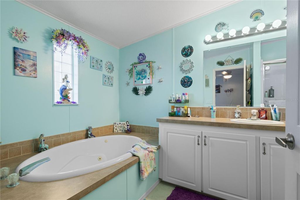 Image 12 of property listing at 3421 70TH AVENUE E, Ellenton, FL 34222