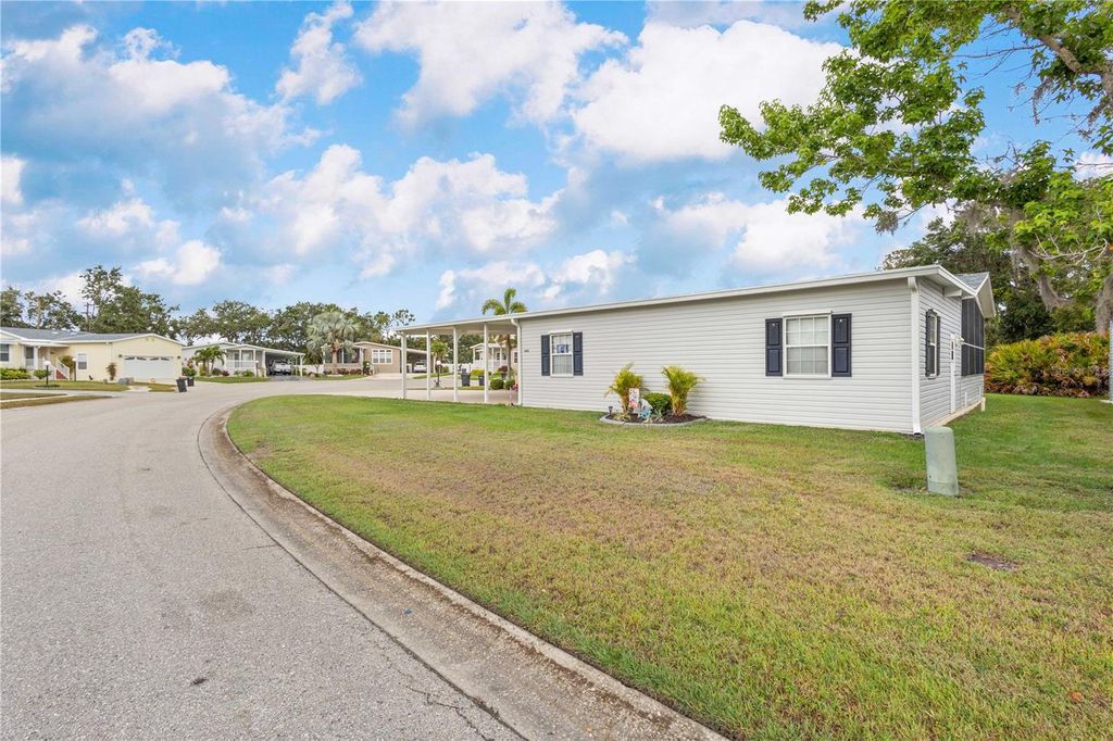 Image 3 of property listing at 3421 70TH AVENUE E, Ellenton, FL 34222