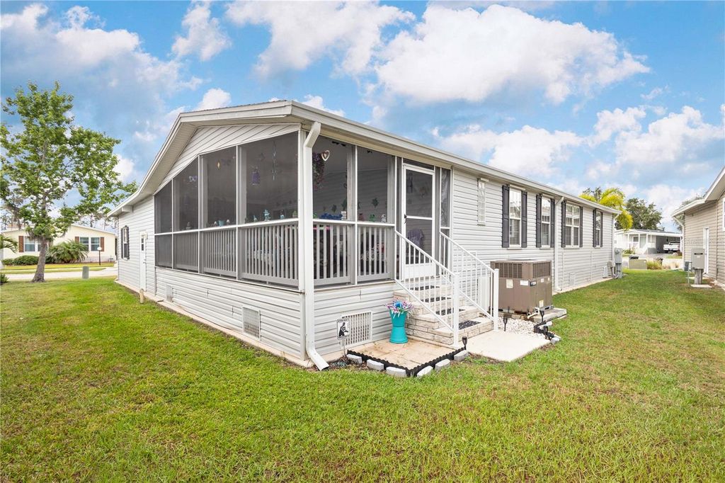 Image 4 of property listing at 3421 70TH AVENUE E, Ellenton, FL 34222