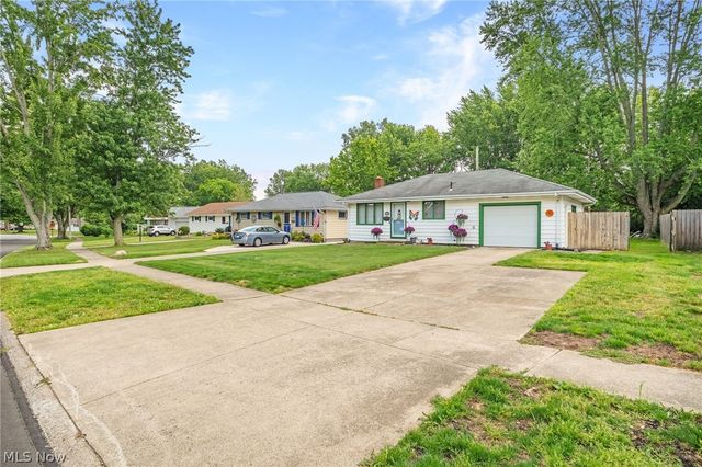 1024 Oakwood Drive, Elyria, OH 44035