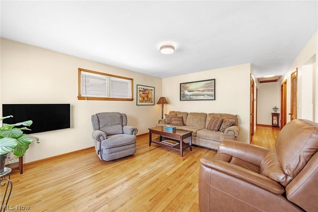 1024 Oakwood Drive, Elyria, OH 44035