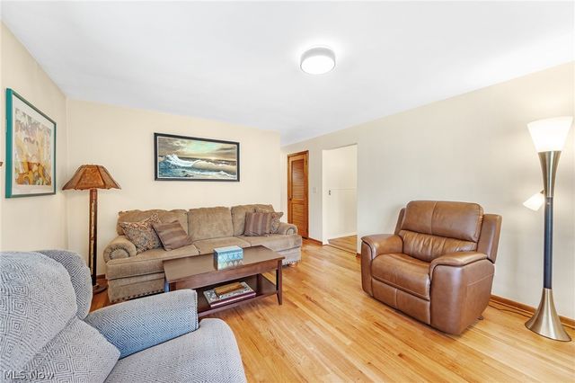 1024 Oakwood Drive, Elyria, OH 44035