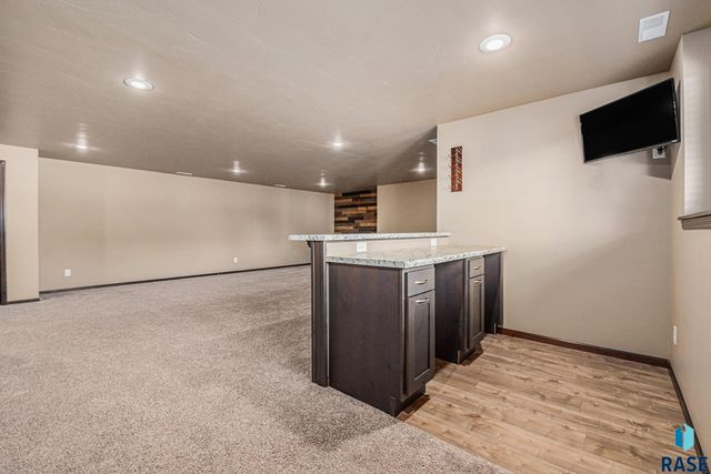 6332 S Badlands Ct, Sioux Falls, SD 57108