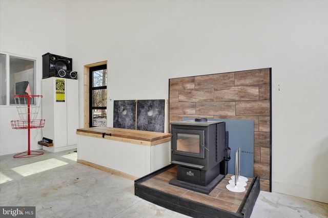 3828 BROWNTON RD, Felton, PA 17322