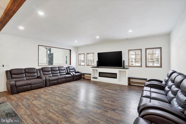 3828 BROWNTON RD, Felton, PA 17322