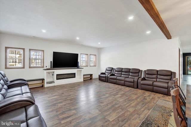 3828 BROWNTON RD, Felton, PA 17322