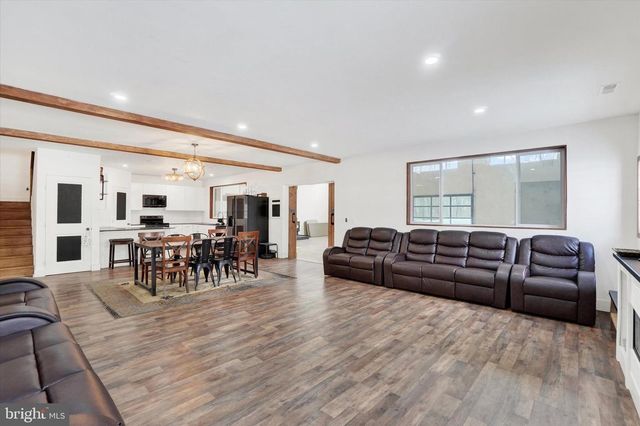 3828 BROWNTON RD, Felton, PA 17322