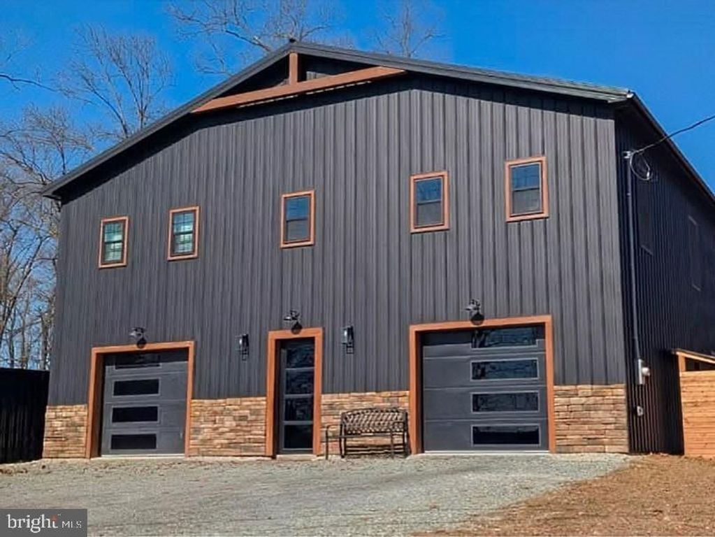 3828 BROWNTON RD, Felton, PA 17322