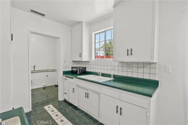 11144 Laurel Canyon Boulevard, Los Angeles, CA 91340