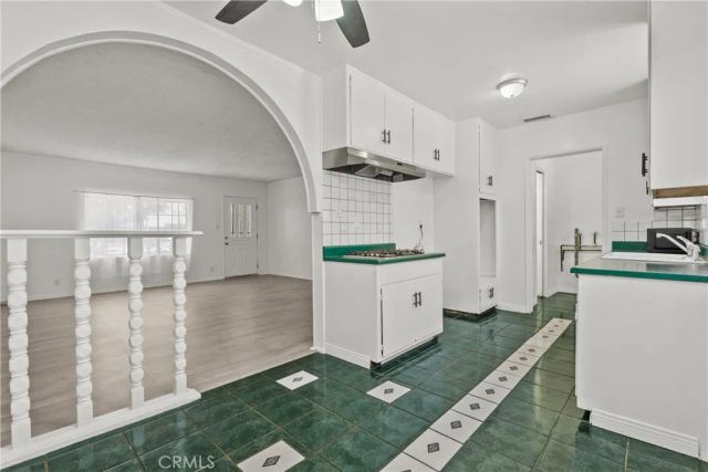 11144 Laurel Canyon Boulevard, Los Angeles, CA 91340