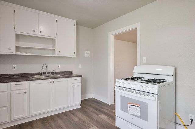 1311 Fred Street, El Campo, TX 77437