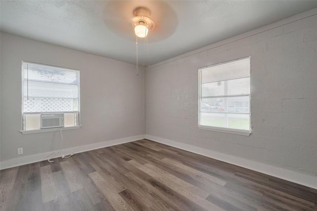 1311 Fred Street, El Campo, TX 77437