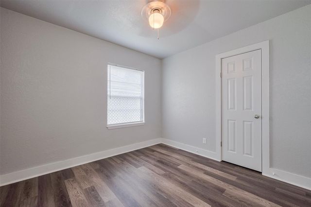 1311 Fred Street, El Campo, TX 77437