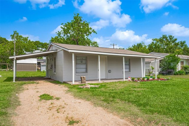 1311 Fred Street, El Campo, TX 77437