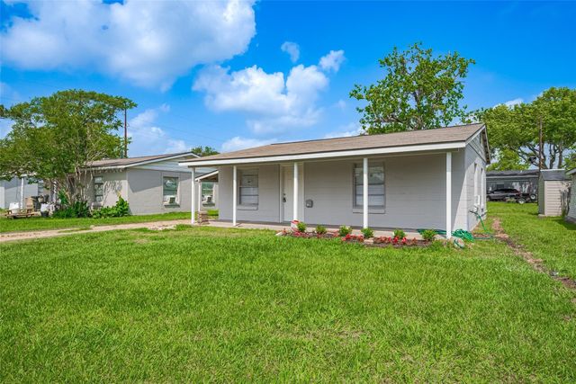 1311 Fred Street, El Campo, TX 77437