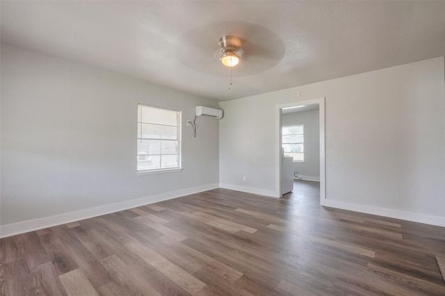 1311 Fred Street, El Campo, TX 77437