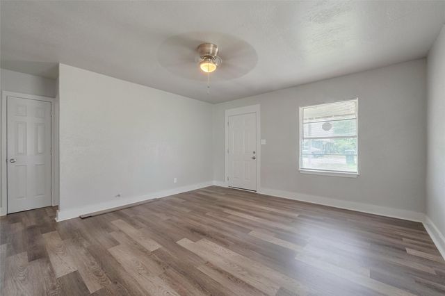 1311 Fred Street, El Campo, TX 77437