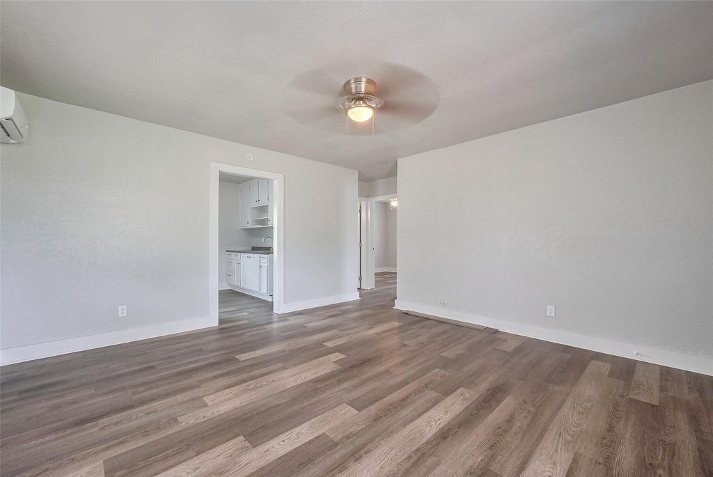 1311 Fred Street, El Campo, TX 77437