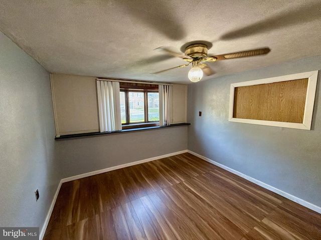 18 AQUILLA AVE, New Castle, DE 19720