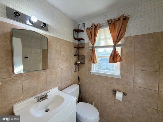 18 AQUILLA AVE, New Castle, DE 19720