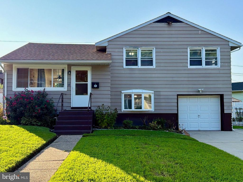 18 AQUILLA AVE, New Castle, DE 19720