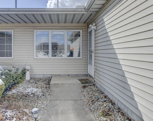 1647 Dogwood Drive, Crown Point, IN 46307